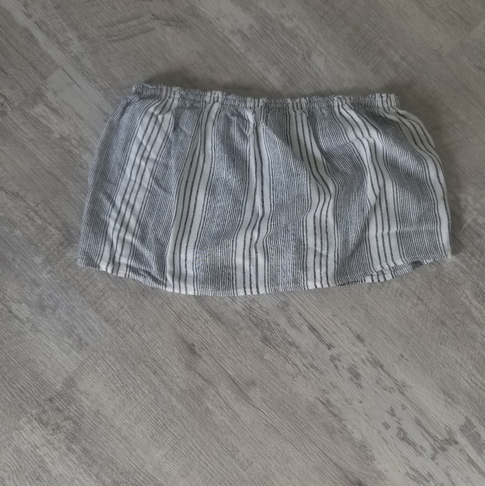 Hollister Cropped Tube Top Size Medium